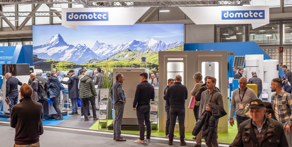 Messe-Stand der Domotec AG mit modernen Geräten und innovativen Lösungen für Heizung, Sanitär insbesondere Boiler und nachhaltige Energien.